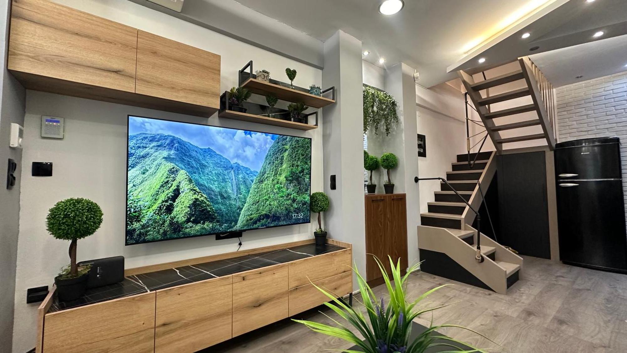 Loft Apartment *