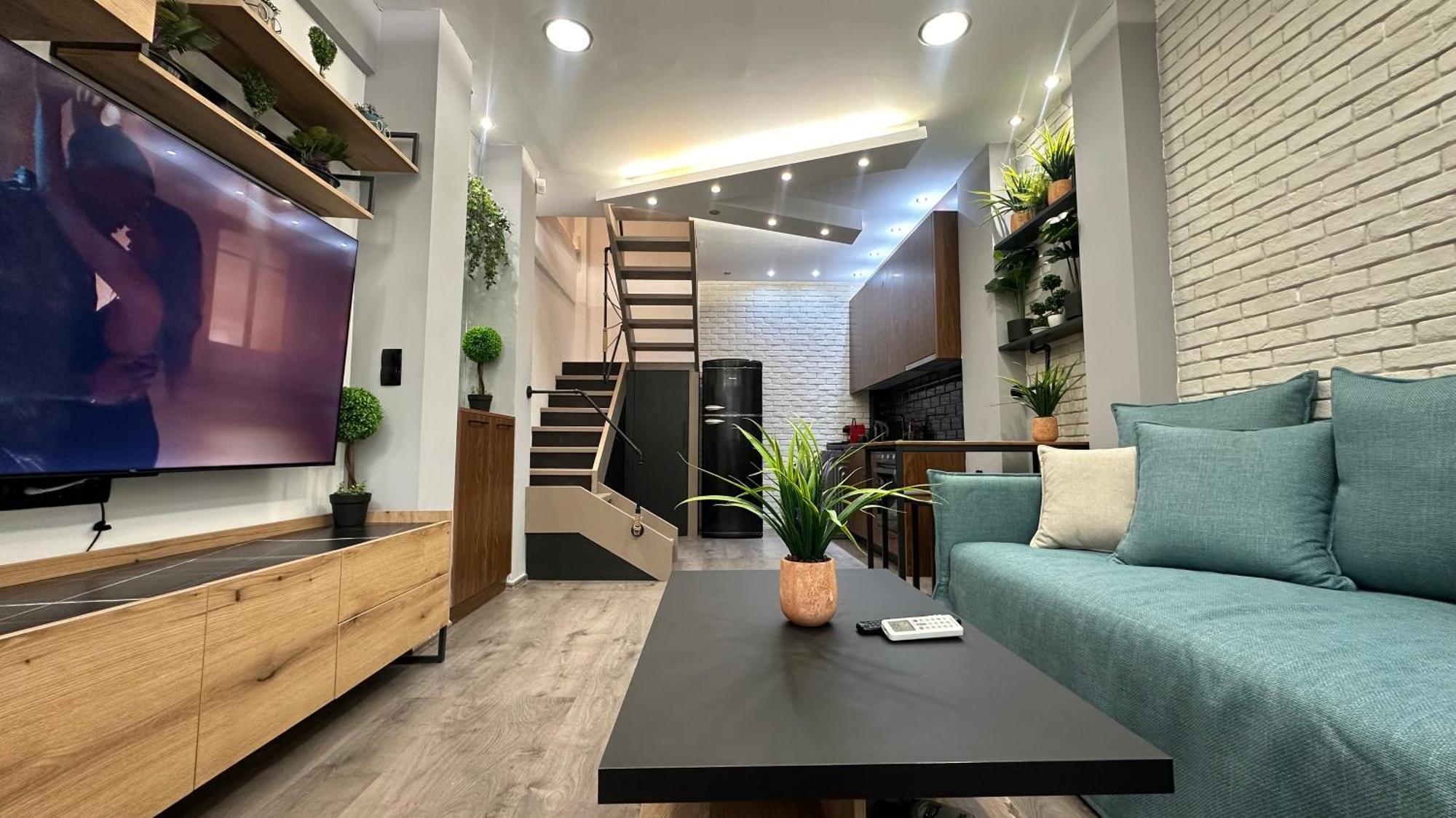 Loft Apartment *